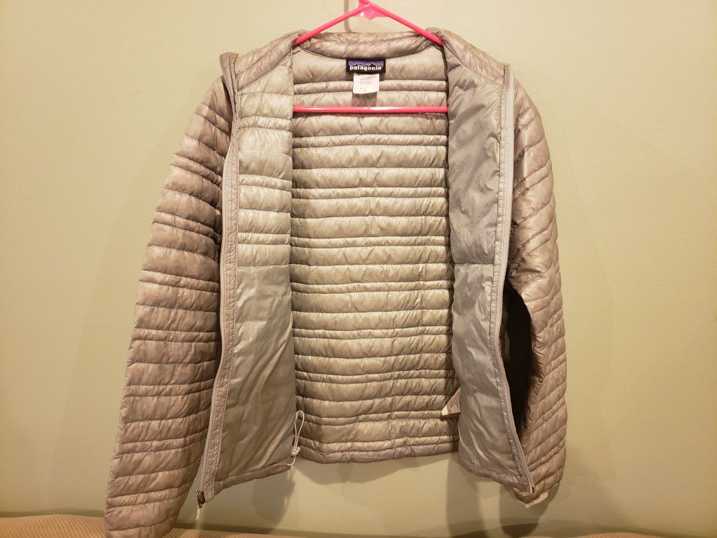 Women Patagonia brand puffer jacket/coat Size Small