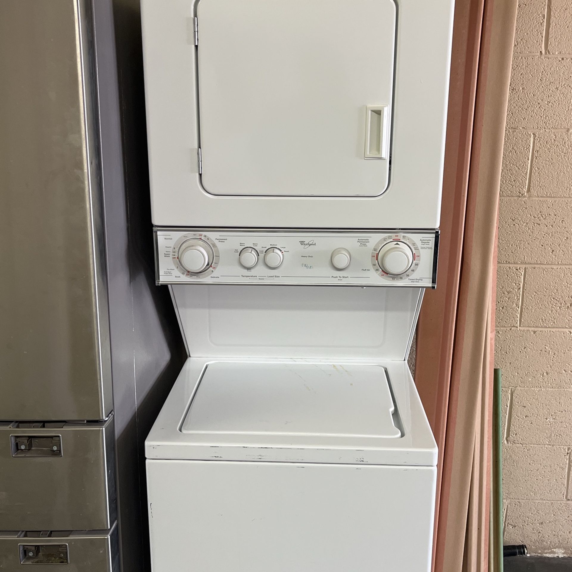 Nice Whirlpool Washer And Gas Dryer Stack Unit