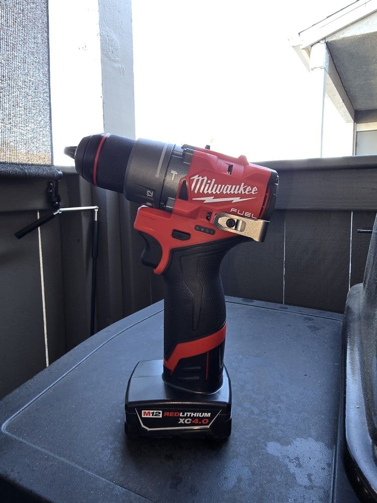 Milwaukee M12 Hammer Drill & Impact Driver
