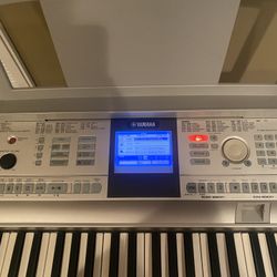 Yamaha Portable Grand Keyboard DGX 505