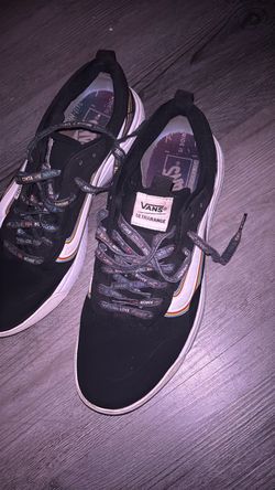 Vans Ultrarange Low-Top Sneakers