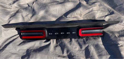 Dodge Challenger Rear Center Trunk Talillight OEM (2015-2014)