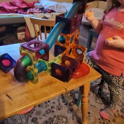  Magnatile Marble Run