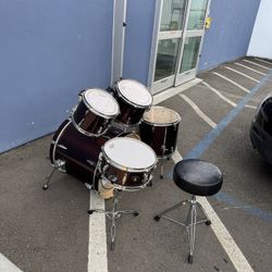 Tama rockstar 5 Piece Drum Set