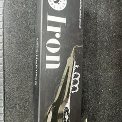 Pin-up Girl Styling Iron