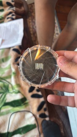 NYX Eyeshadow Compact