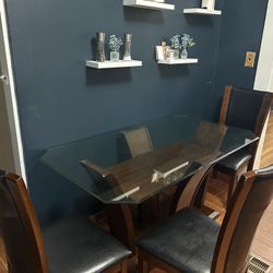 Kitchen Table & Chairs For Sale!! 