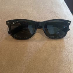 Ray ban New Wayfarer Sunglasses Used Good Condition