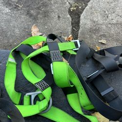 2 Harness And 2 Safety Lines 