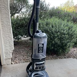 Shark Lift-Away Professional Vacuum Cleaner