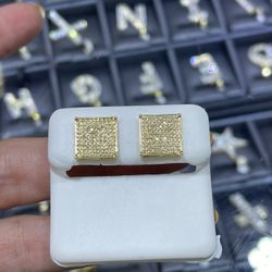 10k Square Yellow Gold Diamond Screwback Earrings 