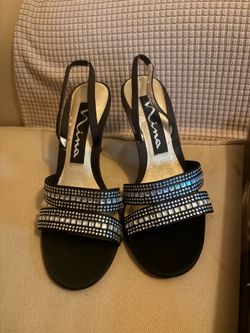 In box Nina heels