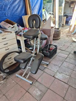 Kneeling massage chair
