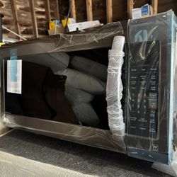 Brand New Upstairs  Lg Microwave Oven