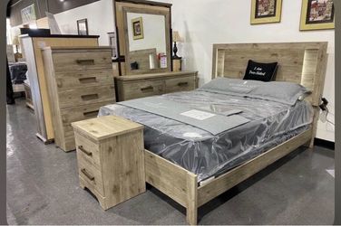 5 Piece Queen Bedroom Set with Lighted Headboard