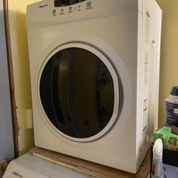 Mini Dryer - magic Chef 3.5 Cu - Compact