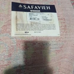 Safavieh. Rug