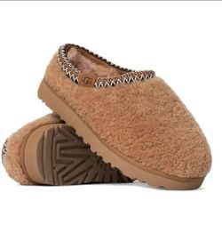 UGG SIZE 9 WOMEN