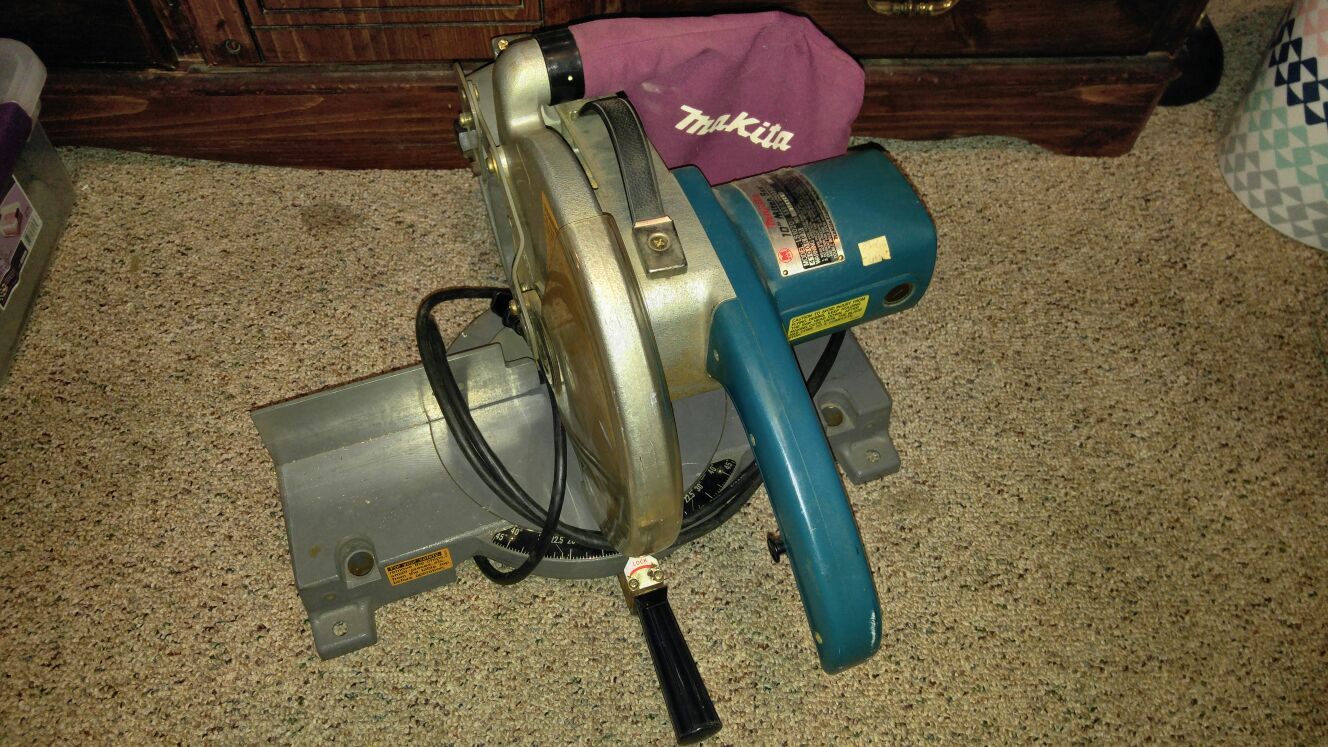 Makita Miter Saw 10 inch LIGHTLY USED LS1020
