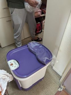 Foot massager/Soaker With Heating Feature