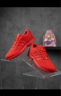 NWOT Adidas ZX Flux Triple Red Torsion Running Sneakers  & Free Beauty Gift Bag 🎁