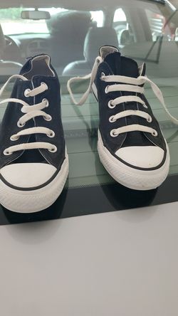 Size 6 converse shoes