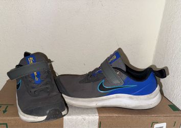 Nike shoes for boys size 2Y