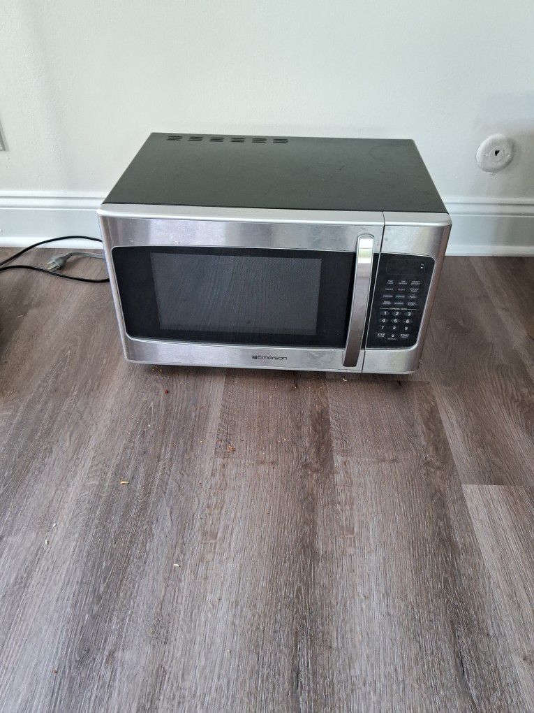 Emerson Microwave On Sale