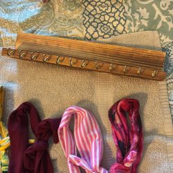 23 Headbands In Excellent Condition& 2 Holders