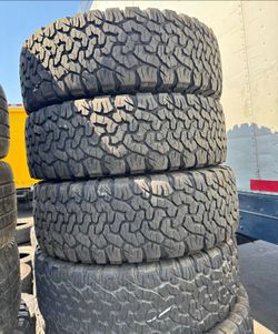 265/65/17 Bfgoodrich 📍📍 Vendo un set de llantas con 80% de vida las 4 📍🌟