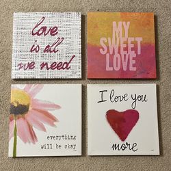 Four Pcs Wall Hanging Paintings