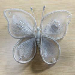 26 White Sparkly Pearl Individual Butterflies 