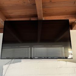 TV 55 Inches With Ceiling Mount Included! 