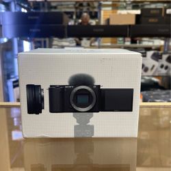 Sony ZV - E10 With 16-50mm Lens