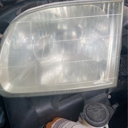 Toyota Tundra  Or Sequoya 2000-2006 Original Headlight 