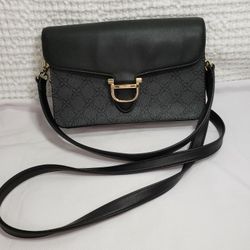 Nine West crossbody handbag ( On Vacation)