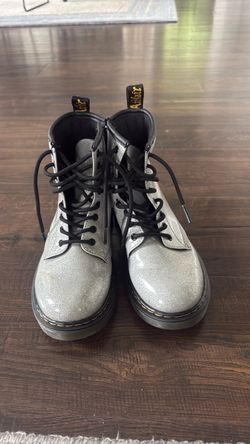 Girls silver dr marten boot