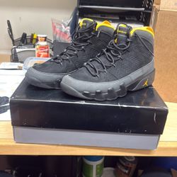Jordan 9 Retro Black/University Gold