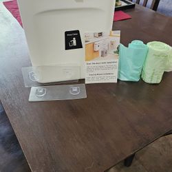 2-gallon kitchen countertop trash can