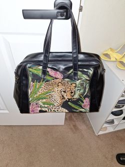 Signature a leopard print bag