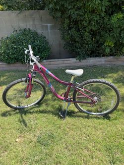 Specialized Women’s Mountain Bike – 26” Wheels