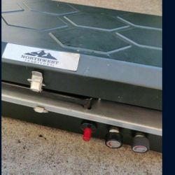 Propane Stove & Grill. Like New   Used  It Once