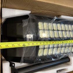 BRAND  NEW  BIG 7000 WATTS  WITH GLASS  LENSE  LED   Solar Street Light Outdoor waterproof for commercial or home 