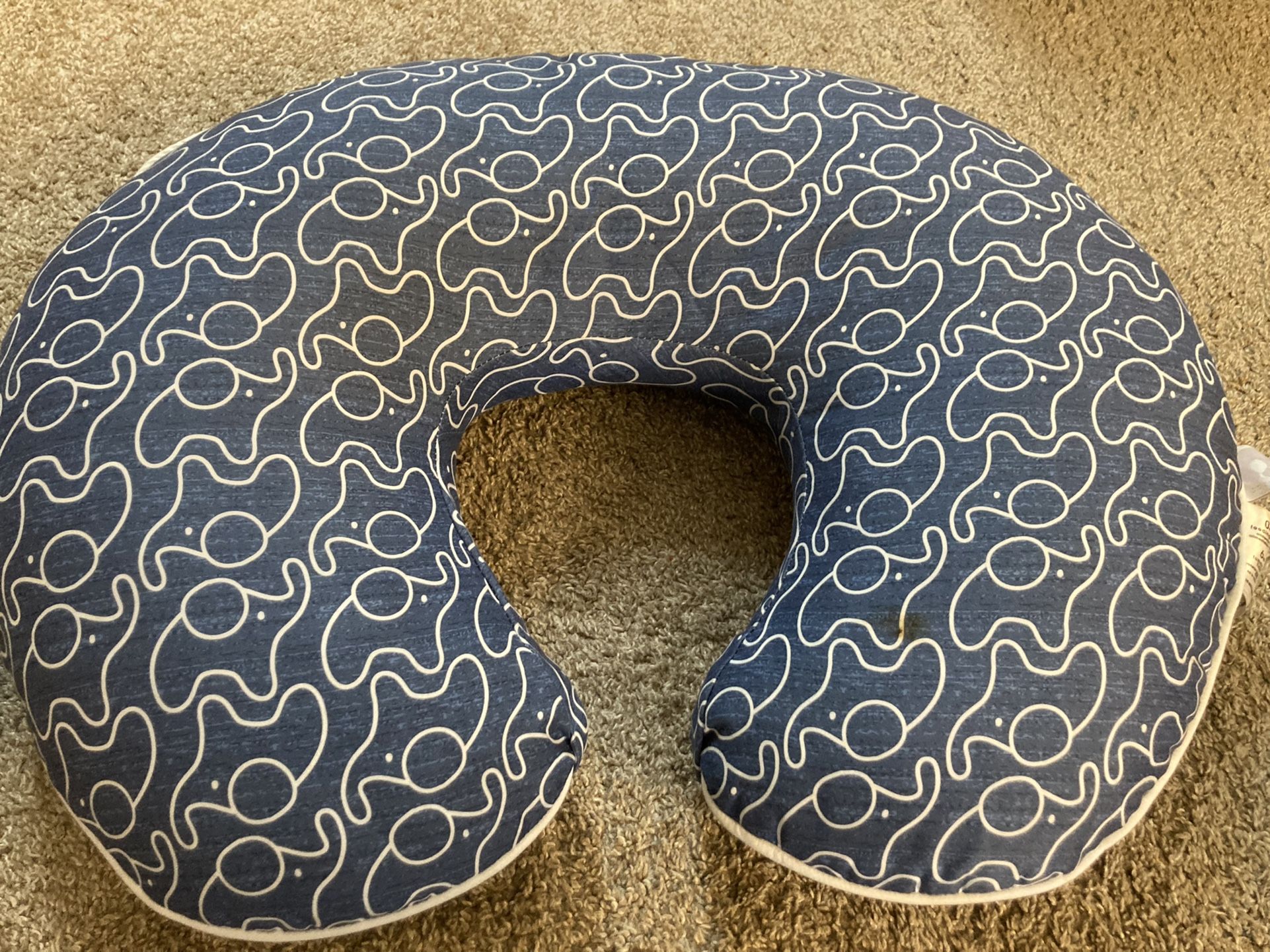 Nursing Pillow & Extra Cover