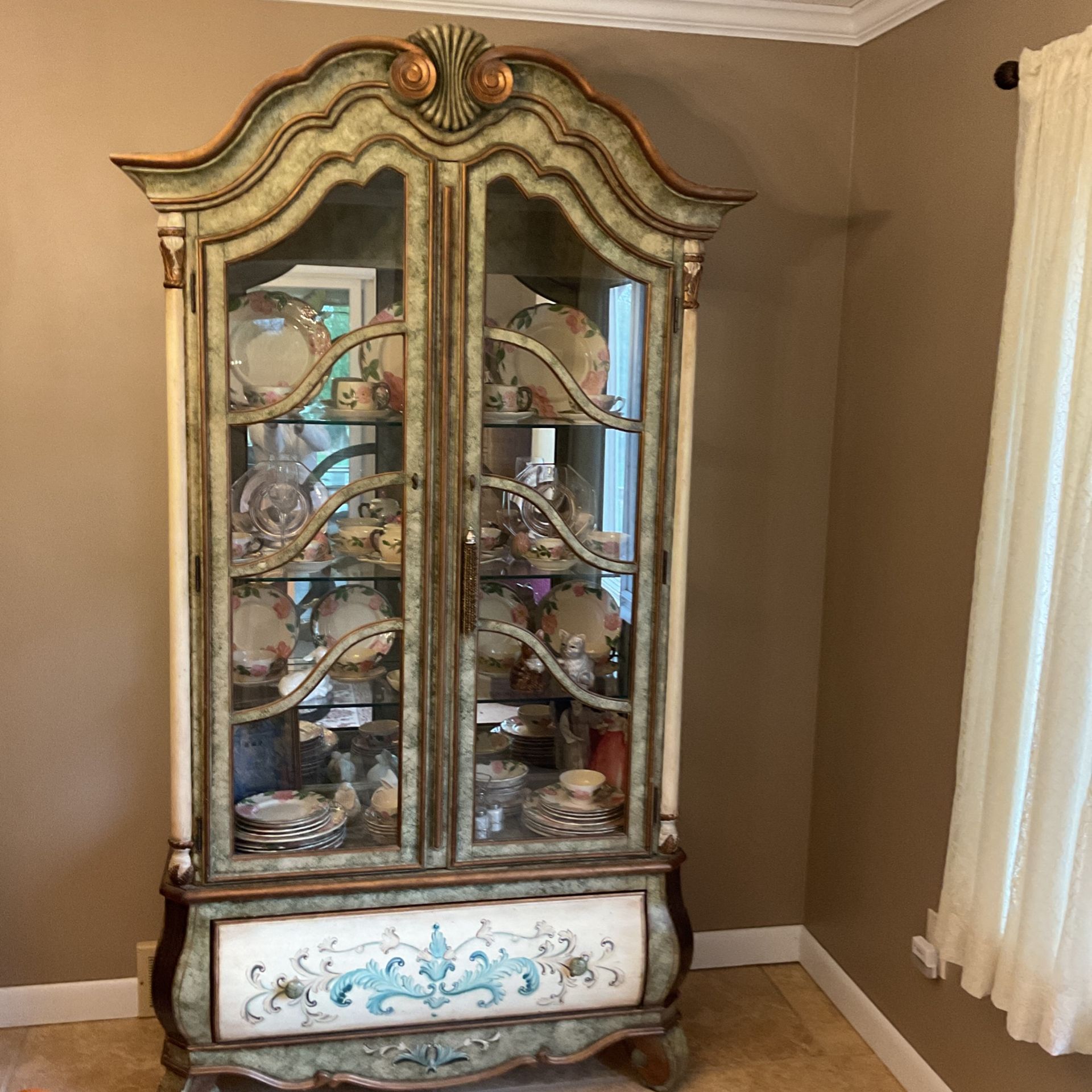 Display Cabinet/ China Hutch