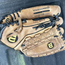 Wilson A900 12 1/2” Left Handed Glove