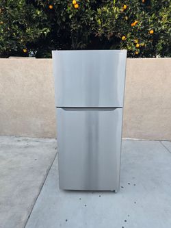 INSIGNIA FRIDGE