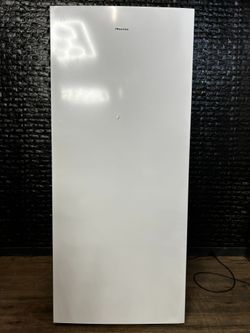 HISENSE STAND UP FREEZER w/WARRANTY! R3000A