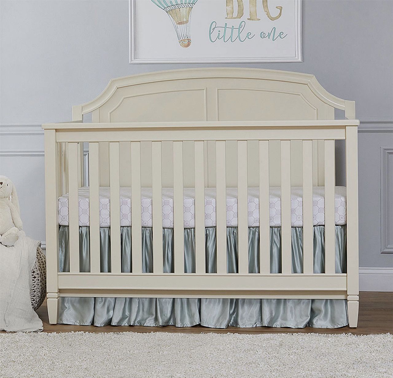Crib only new in box Suite Bebe Astoria Crib in Buttercream (retail $300)