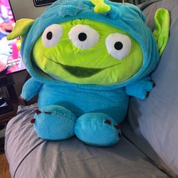 Alien Dressed As Sully 